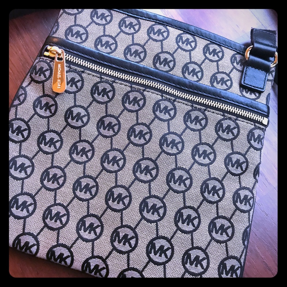 Authentic Michael Kors Crossbody